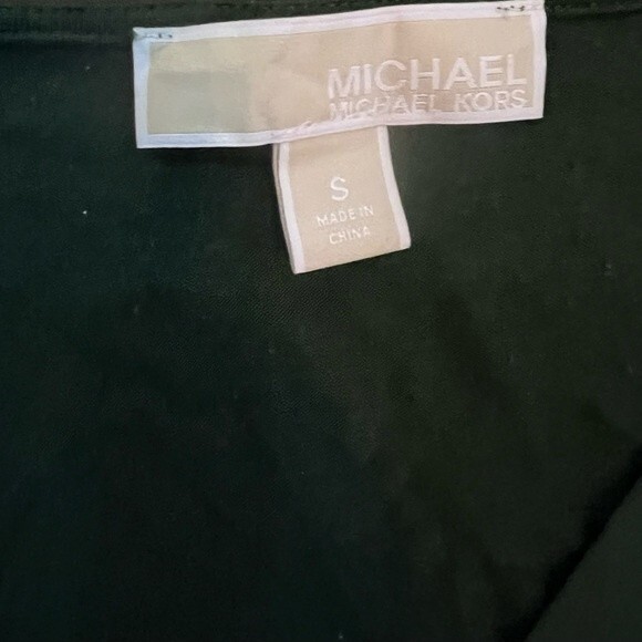 Michael Kors army green V-neck mixed media top size small - Picture 5 of 6